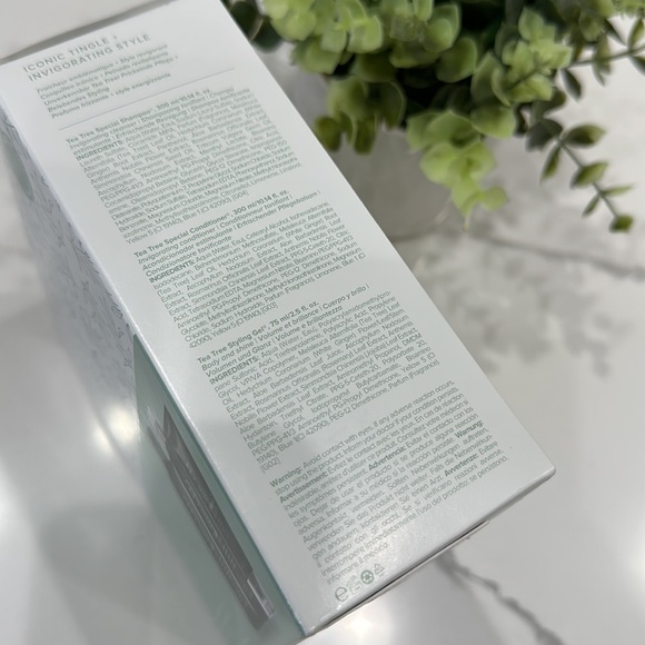 New in Box Tea Tree Special Gift Set - Picture 4 of 7